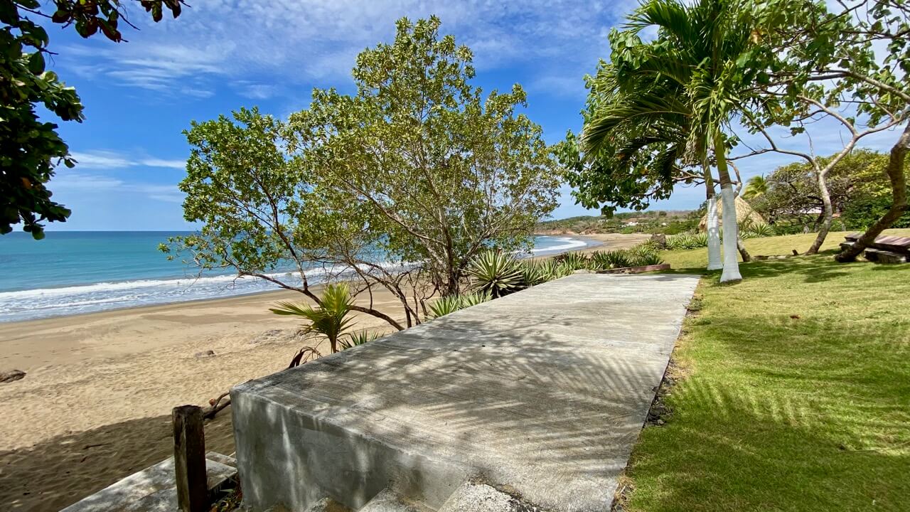 Villa frente al mar con piscina en Pedasi Panamá
