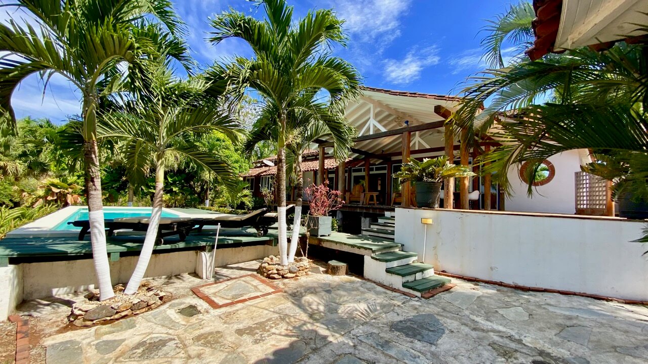 Villa frente al mar con piscina en Pedasi Panamá